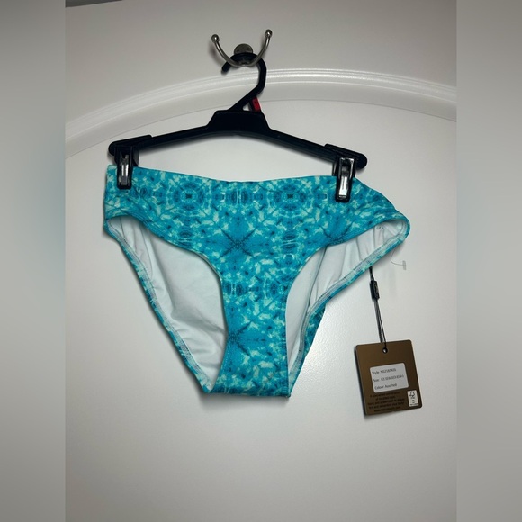 Nip Tuck Blue and White Tye Dye Bikini Bottom size USA 6 - Picture 1 of 6